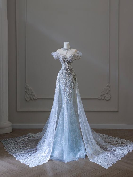 Elegant Mermaid Strapless Long Prom Dress
