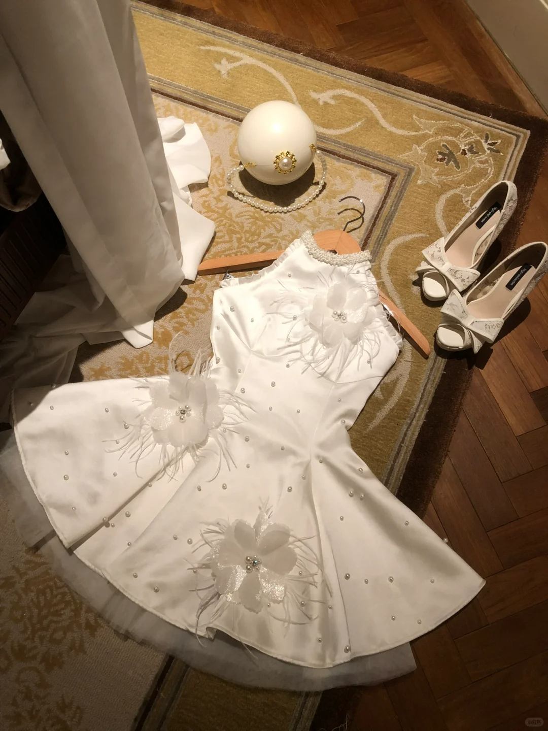 Cute White Sleeveless Satin Beaded Short Homecoming Dress Formal 20th Birthday Outfits - FashionDia