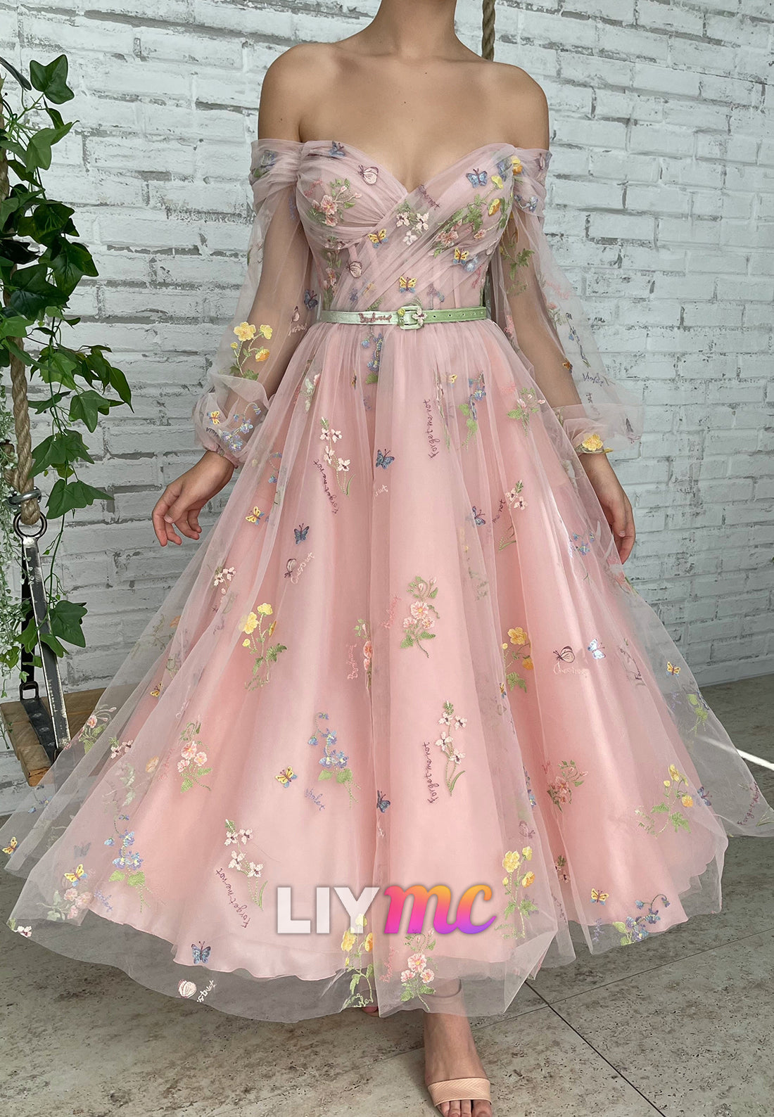Off-Shoulder Long Sleeves Floral Appliques Formal Dress A-Line Party Dress