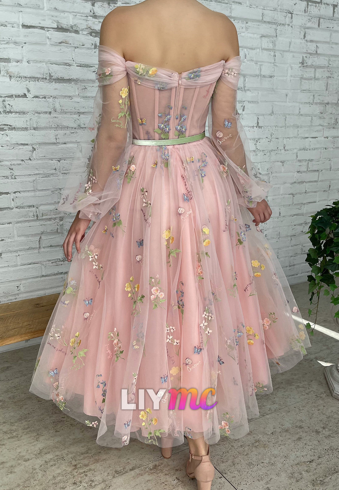 Off-Shoulder Long Sleeves Floral Appliques Formal Dress A-Line Party Dress