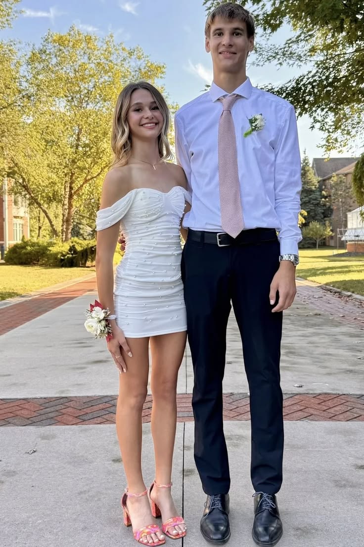 Off-the-Shoulder White Sheath Homecoming Dress Short Graduation Dress