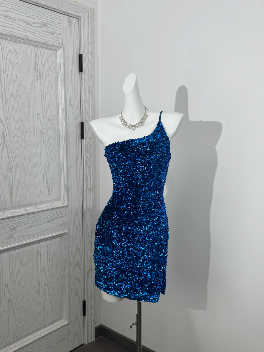 One-Shoulder Navy Blue Sequin Sheath Homecoming Dress