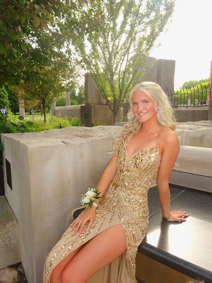 Shining Gold Slit Deep V-Neck Sequined Long Prom & Evening Dress - View 3 | FashionDia