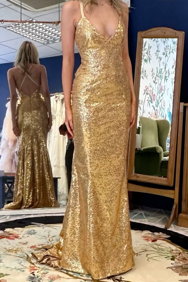 Luxurious And Sparkling Gold Mermaid Halter V-neck Sequined Long Prom Dress Evening Dress