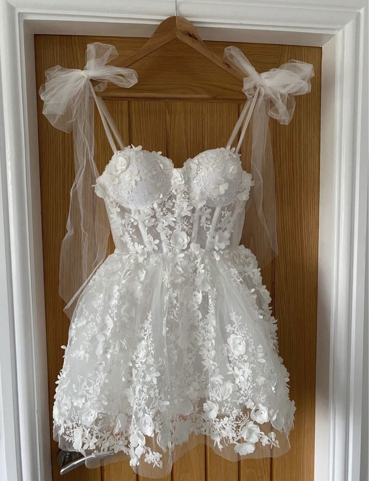 Sweet White Tulle Bow Strap Lace Embroidery A-line 16th Birthday Homecoming Dress cc4269