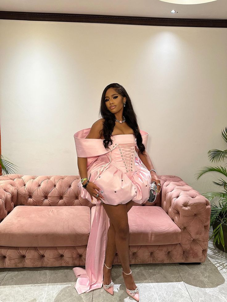 Palace Pink One-shoulder Bow Bud Large Skirt Long Tail Satin 16th Birthday Homecoming Dress