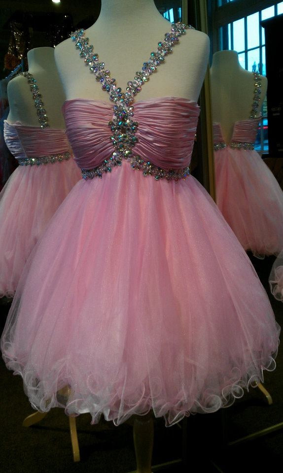 Sweet Deep V-neck Rhinestone Mesh Puffy 17th Birthday Homecoming Dress