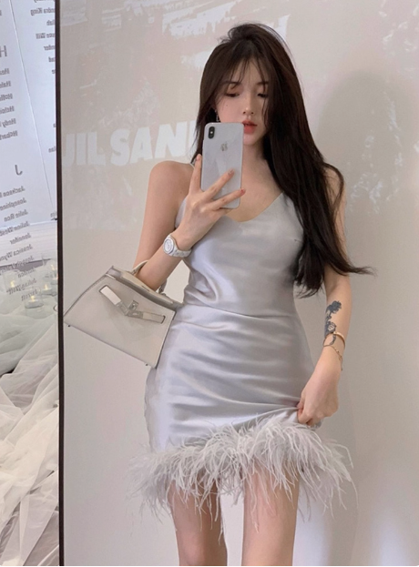 Sweet Strapless V-Neck Satin Feather 17th Birthday Homecoming Dress - View 2 | FashionDia