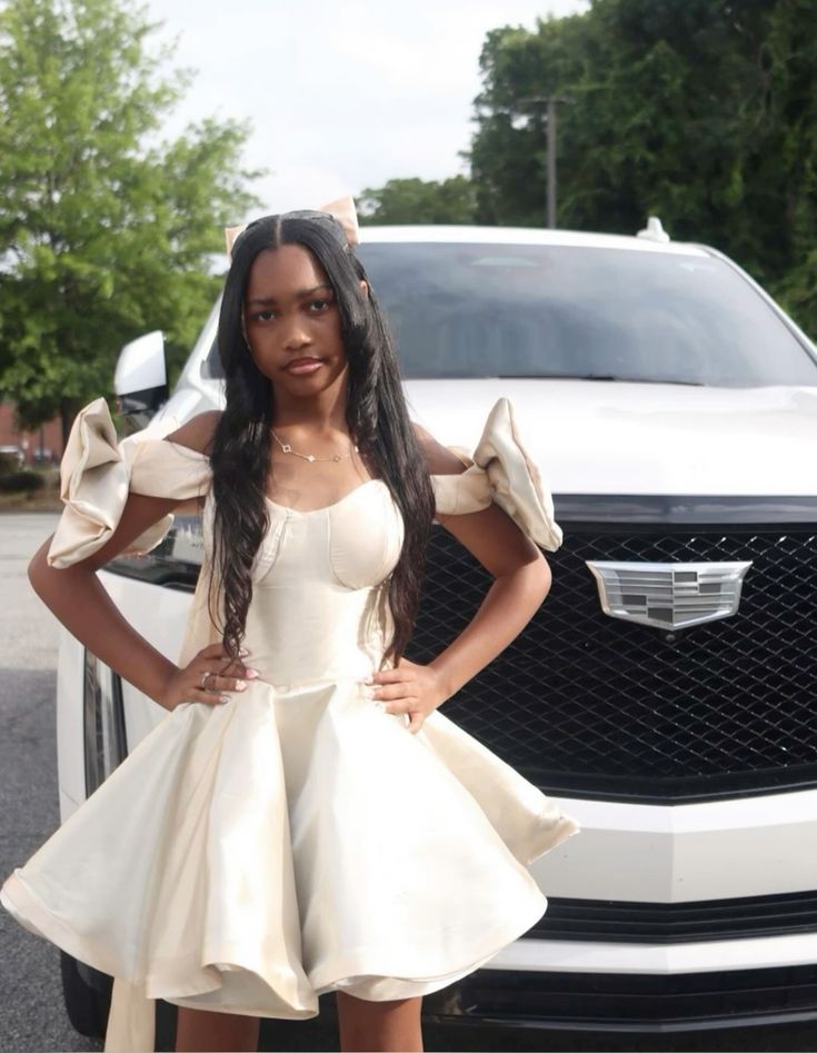 Cute Ivory Bow A-Line 17th Birthday Homecoming Dress