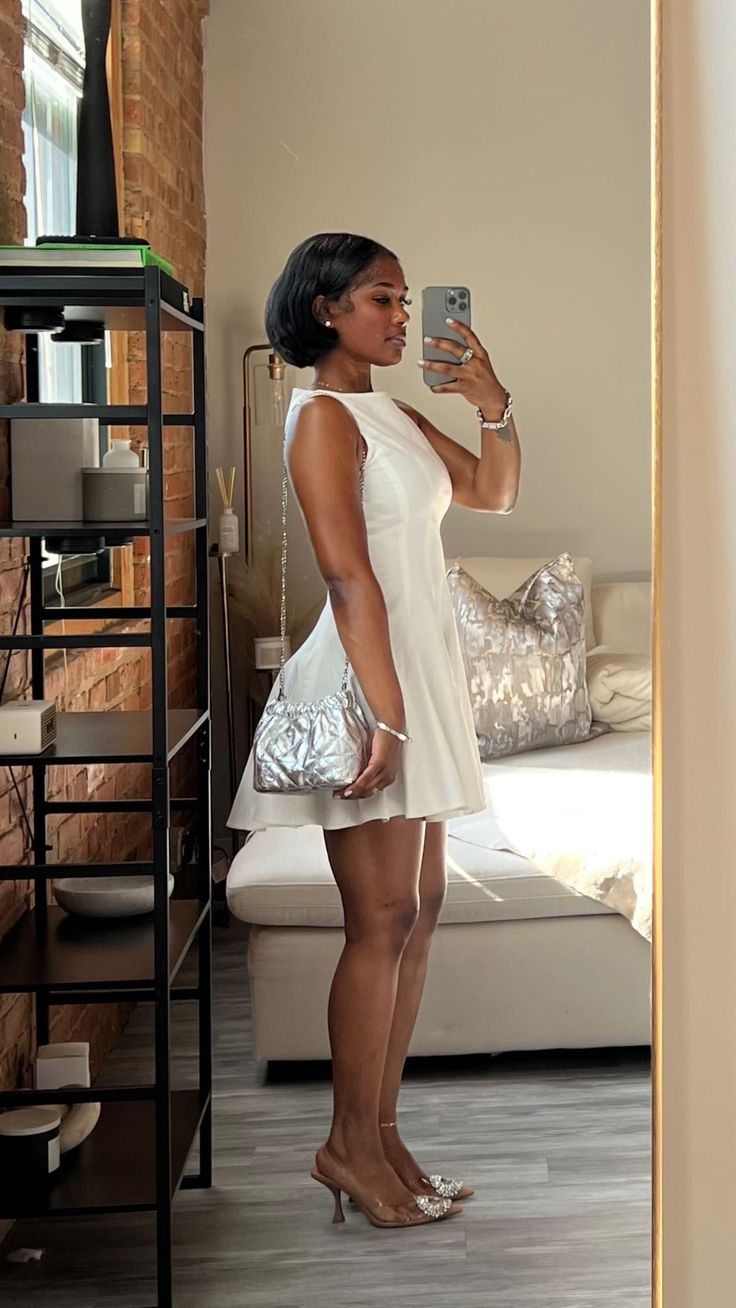 Sweet White Sleeveless Waisted 17th Birthday Homecoming Dress