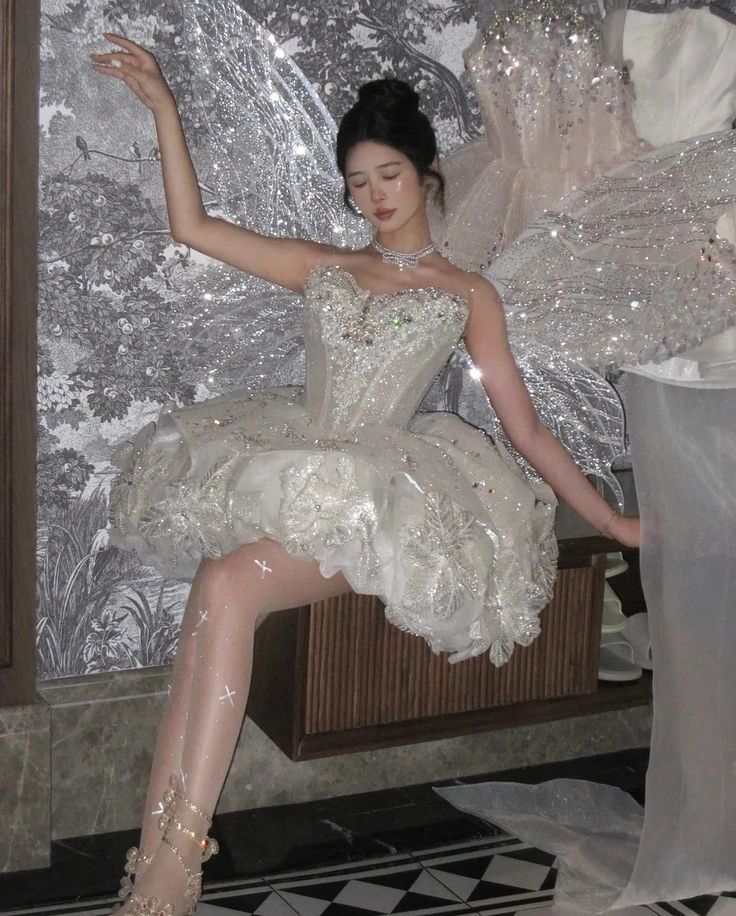 Dreamy Silver-white Sweetheart Neckline Sparkling Rhinestone Puffy 16th Birthday Homecoming Dress cc4432