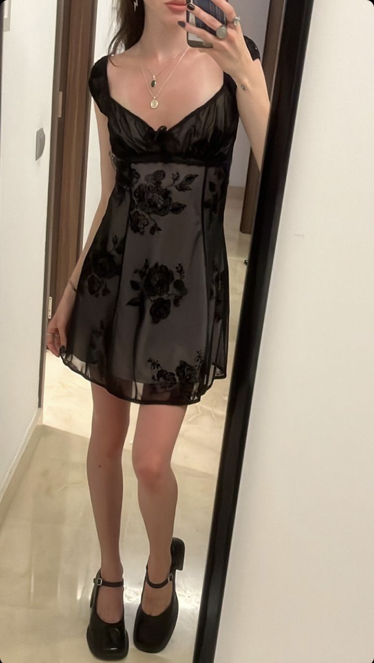 Sweet Black Small Flying Sleeves Embroidered Waist A-Line Tulle Birthday Party Homecoming Dress - View 2 | FashionDia