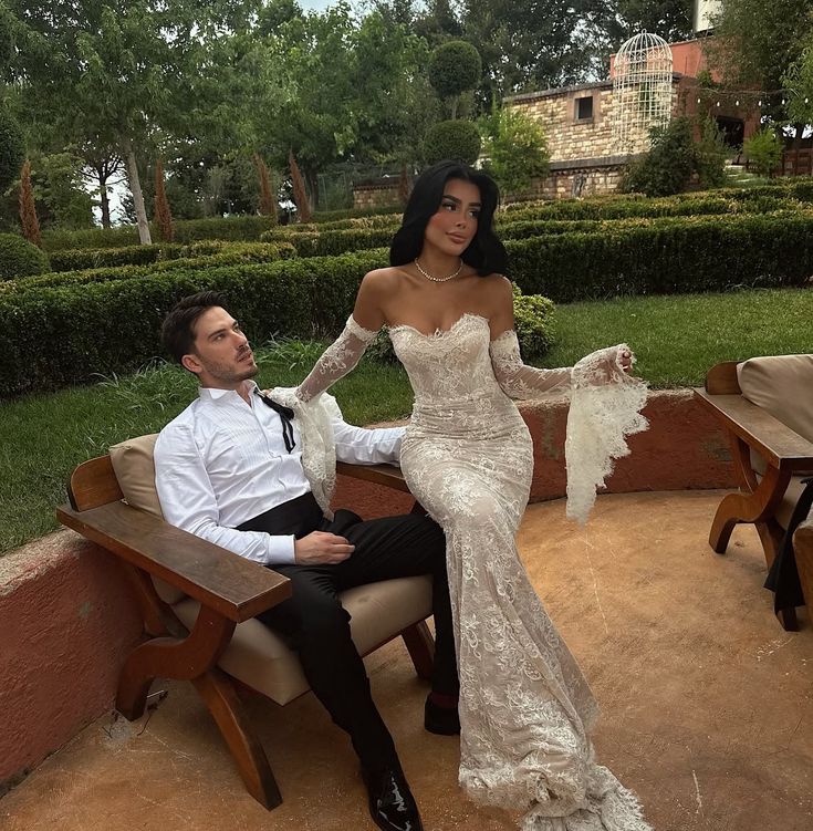 Luxurious Ivory Mermaid Sweetheart Neck Lace Train Wedding Dress cc5195