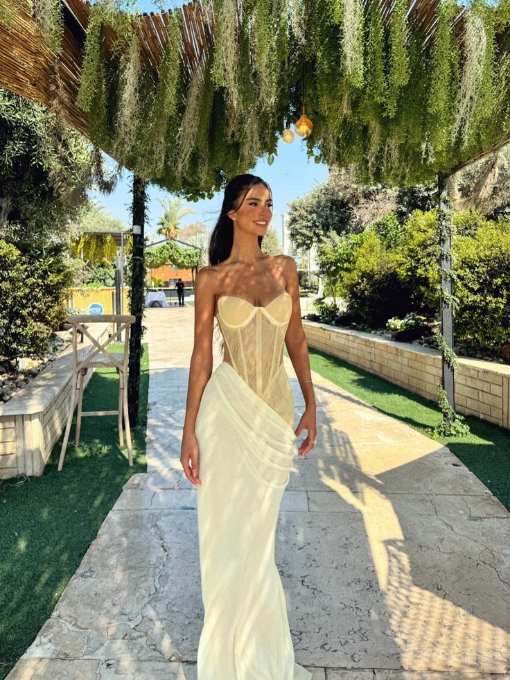 Gorgeous Pale Yellow Mermaid Sweetheart Neck Sheer Tulle Satin Long Prom & Evening Dress - View 3 | FashionDia