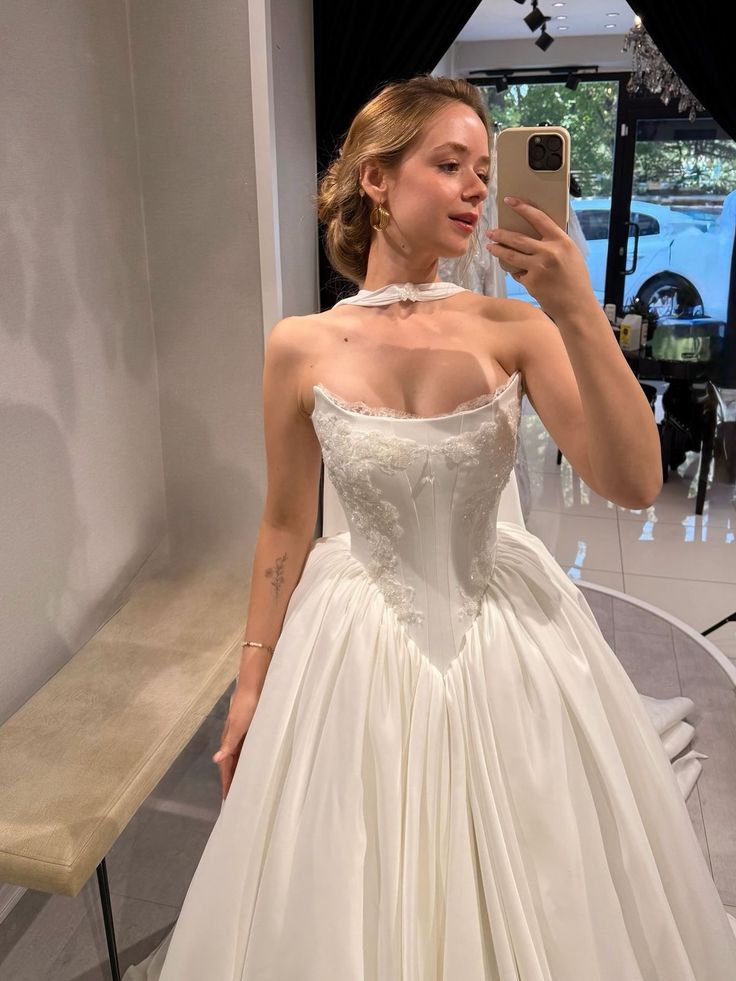 Princess Elegant Ivory Strapless Lace Beaded Satin Wedding Dress cc5258