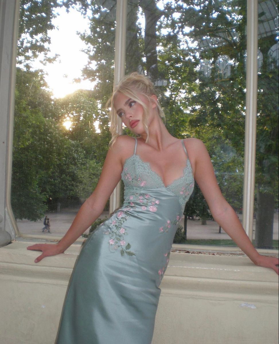 French-Style Mint Green Spaghetti Strap V-neck Lace Satin Prom Dress Evening Dress