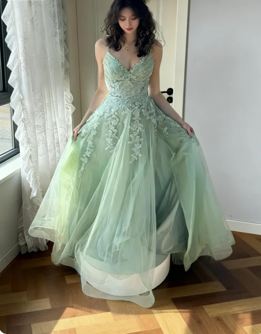 Elegant Mint Green Spaghetti Strap Embroidered Tulle Long Prom Dress Evening Dress