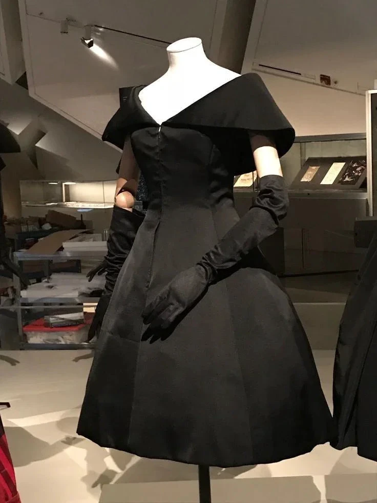 Retro Black A-line Homecoming Dress Black Party Dress (ZD12042)