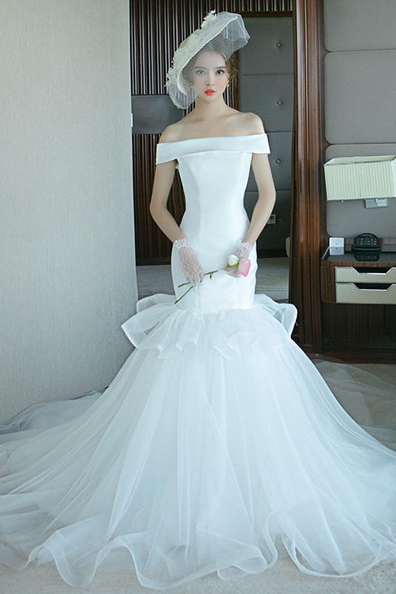 Plus Size Mermaid Wedding Dresses Off Shoulder Tulle Polyester Short Sleeve Bridal Gowns with Court Train