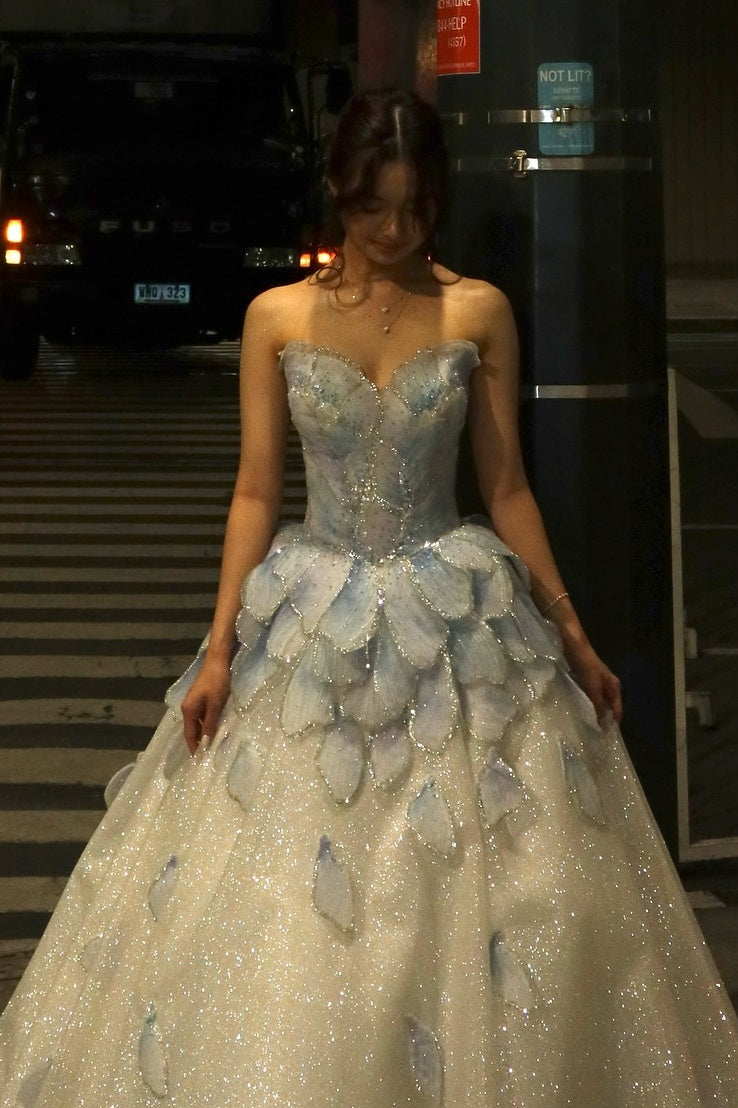 Luxurious A Line Sweetheart Light Blue Long Prom Dress with Beading