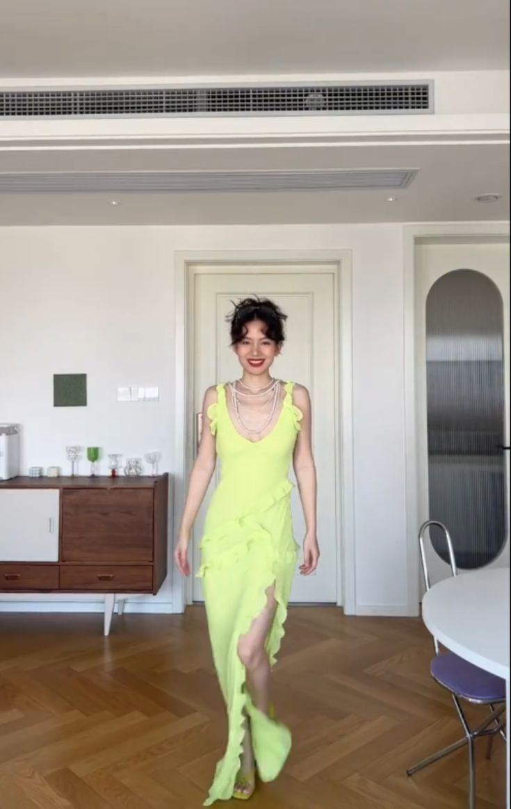 Chic V Neck Lime Green Satin Ruffled Mermaid Party Dress Slit Long Evening Gown