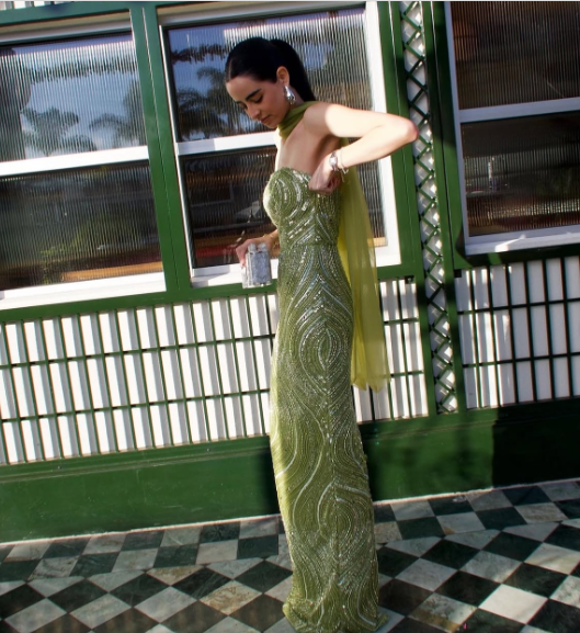 Elegant Green Strapless Sequin Wave Pattern High-Slit Tulle Slim-Fit Long Prom & Evening Dress - View 3 | FashionDia