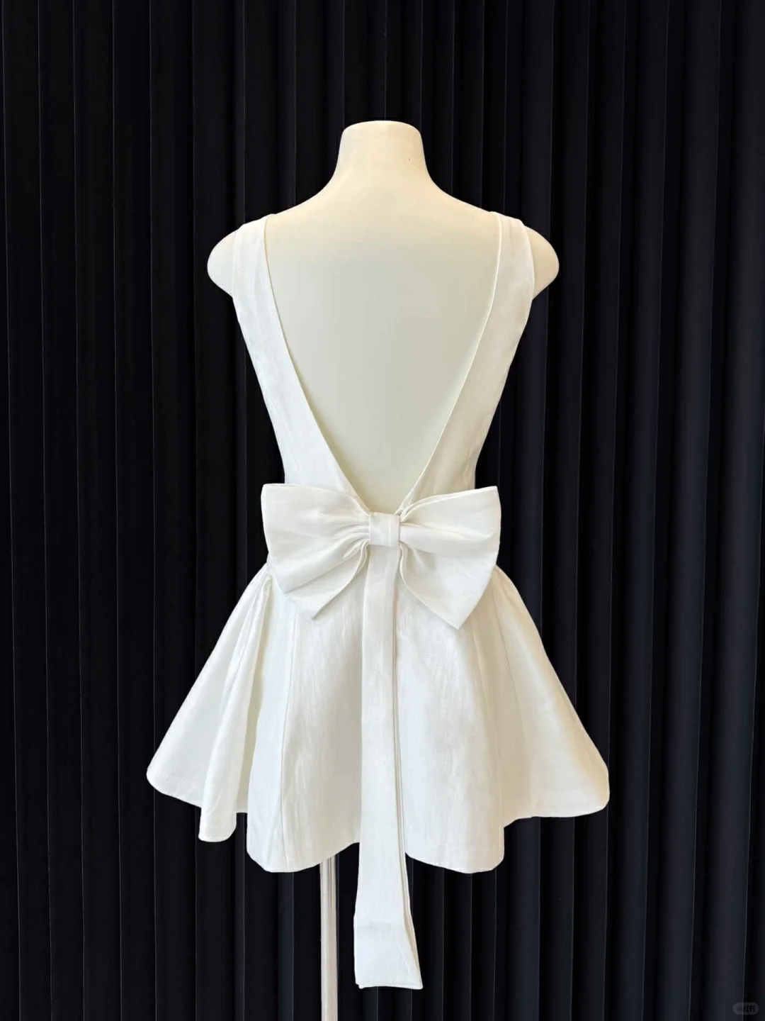 Cute Square Neck White Backless Satin A Line Short Party Dress Formal Graduation Homeocming Dress With Bow S801