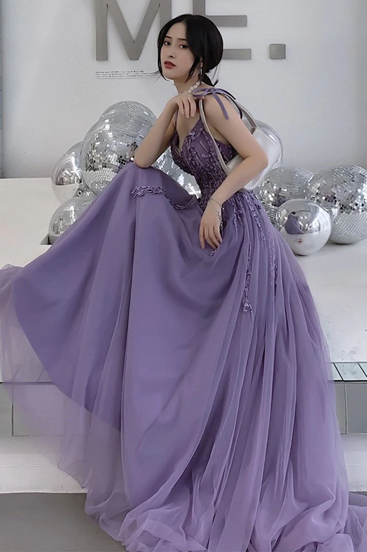 Lavender a line v neck sleeveless appliques lace sweep train Prom Dresses