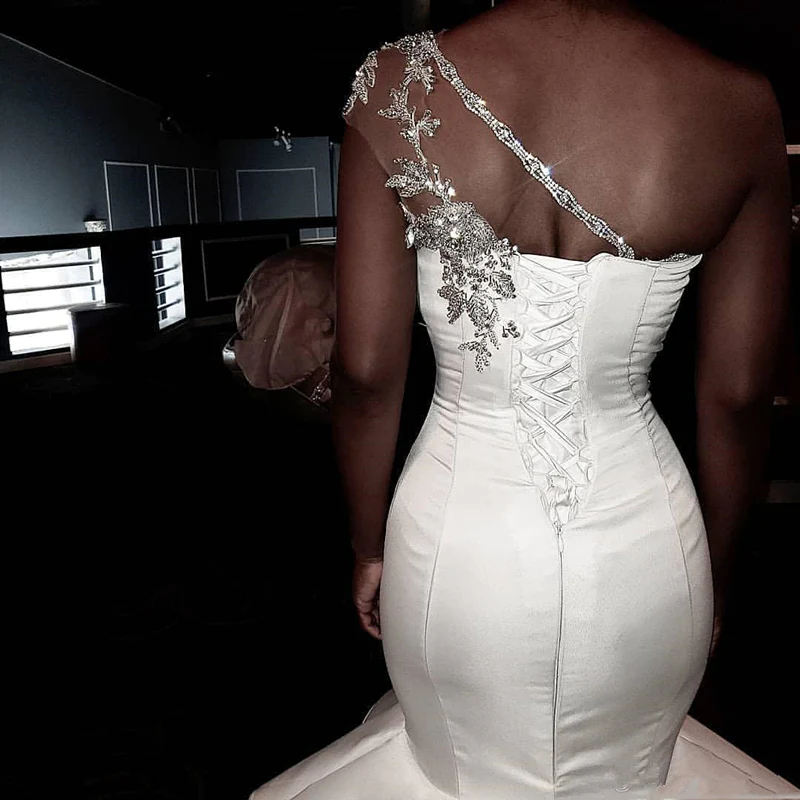 One shoulder Mermaid Bridal Wears with Ruffles Train Wedding Dresses