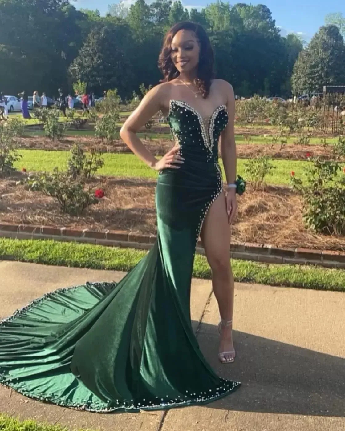Hunter Green Velvet Prom Dresses African aso ebi Mermiad Evening Dress With Cape Slit Spaghetti Sparkly Beaded