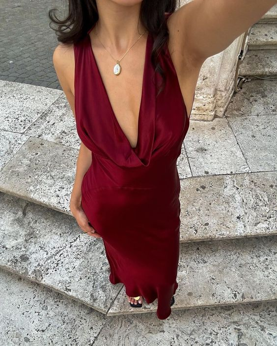 Charming Burgundy Satin Sheath Party Evening Dress