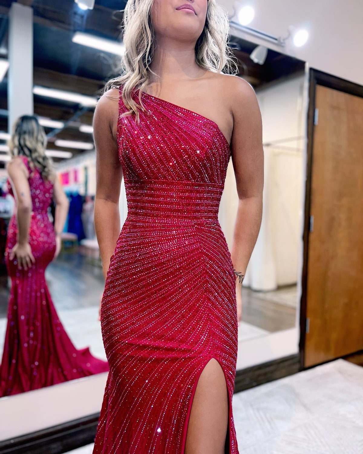 Red Mermaid One-Shoulder Prom Dress With Split - View 3 | FashionDia