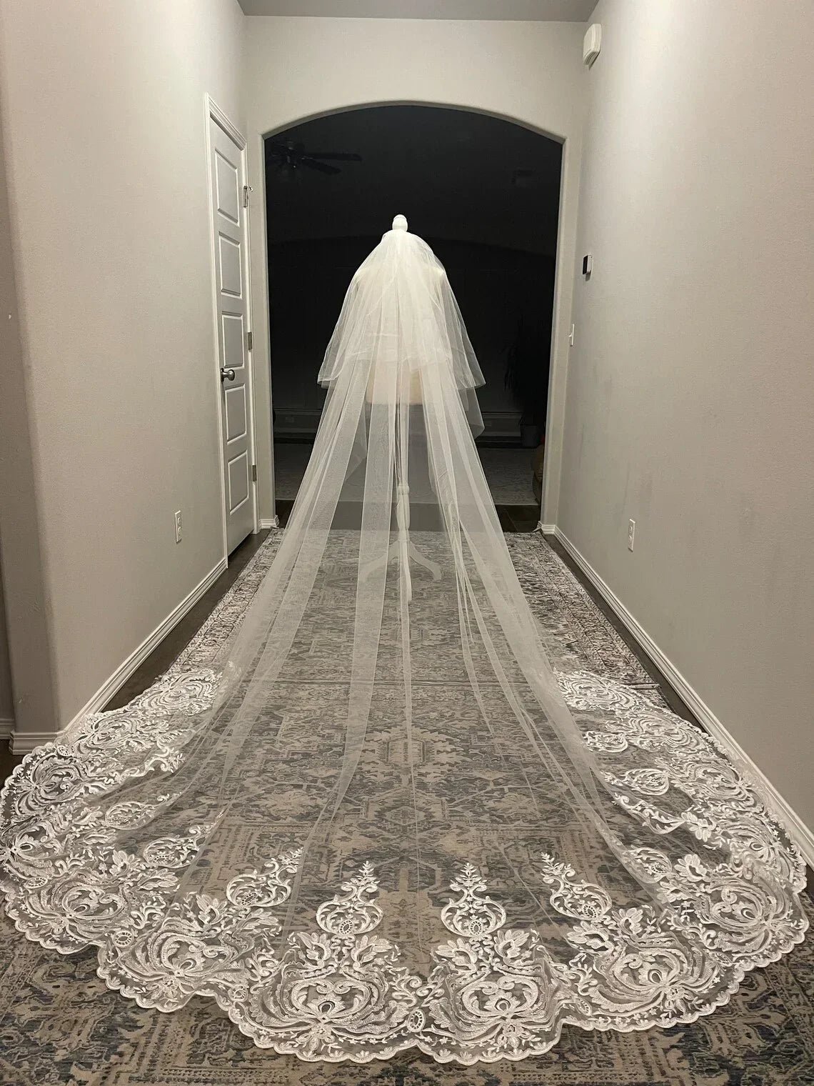 2 Layer Wedding Veil, Ivory Bridal Veil 137" Long Classic Wedding Veil Vintage Lace with Blush Comb