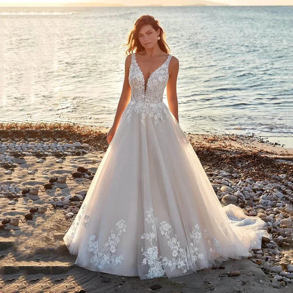 Sexy Deep V-neck A Line Vestidos De Novia Appliques Vestido De Noiva Backless Wedding Dresses Lace Robe De Mariée (ZD14062)