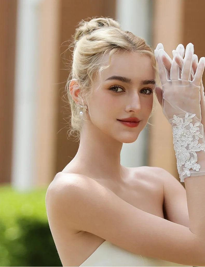 Short Bridal Gloves Pearl Wristband Wedding Glove For Women Girl Gift Party Evening Dress Jewelry Bride Accessories