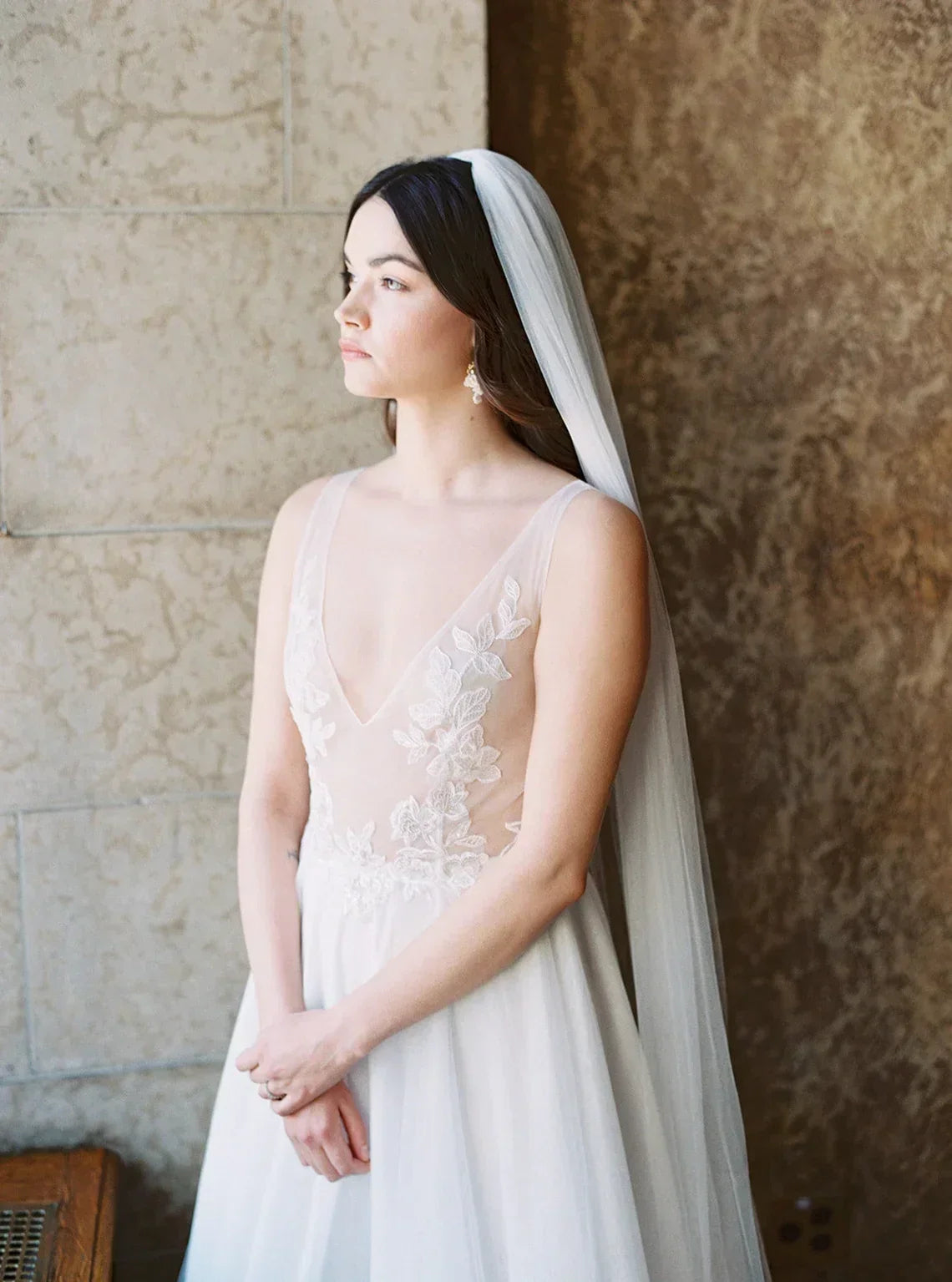 Single-Layer Cut Edge Bridal Veil Extra Wide Soft Tulle Top Gather Add a Metal Comb  in White , Off-White , Ivory ,Champagne