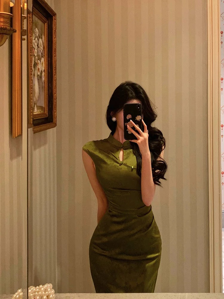 Gorgeous Mermaid High Neckline Green Satin Floral Date Night Dress Long Prom Dresses Birthday Outfits - View 3 | FashionDia