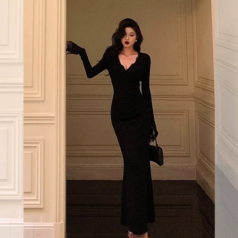 Classy Mermaid V Neckline Long Sleeves Black Prom Dresses Birthday Outfits - View 2 | FashionDia