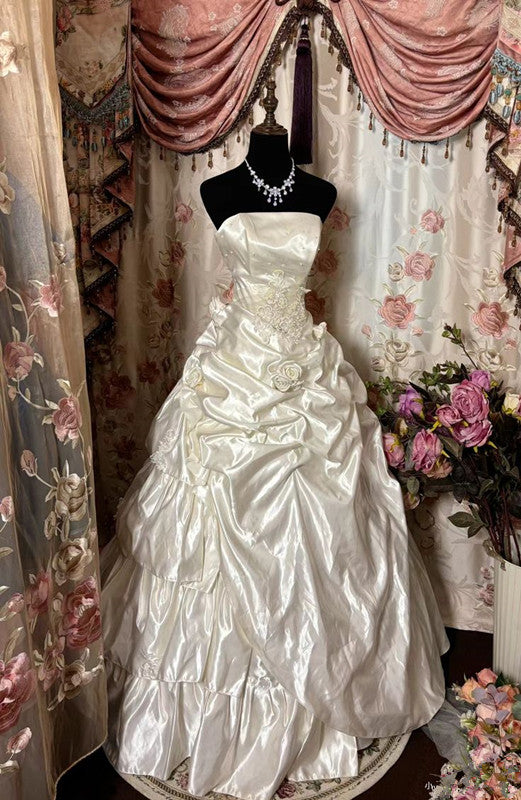 Simple Ball Gown Strapless Sleeveless Pleats White Satin Wedding Dress - FashionDia