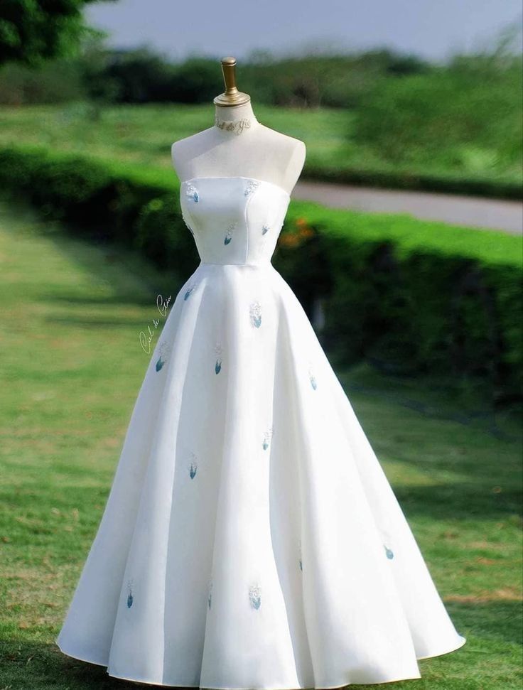 Aesthetic Ball Gown Strapless White Satin Long Evening & Prom Dress - FashionDia