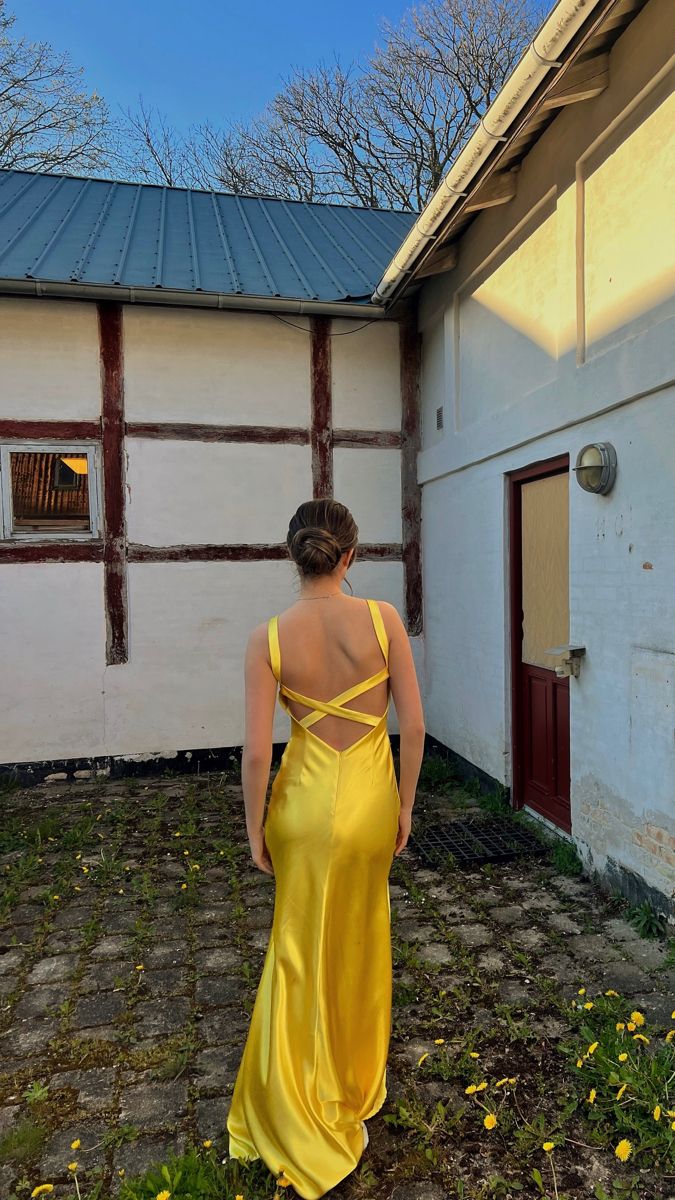 Gorgeous Mermaid Spaghetti Straps Floor Length Yellow Evening Dress Backless Prom Dresses
