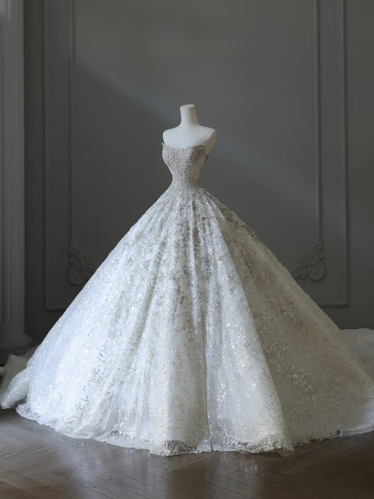 Timeless Ball Gown Strapless Sequin White Wedding Dresses Brides Dress