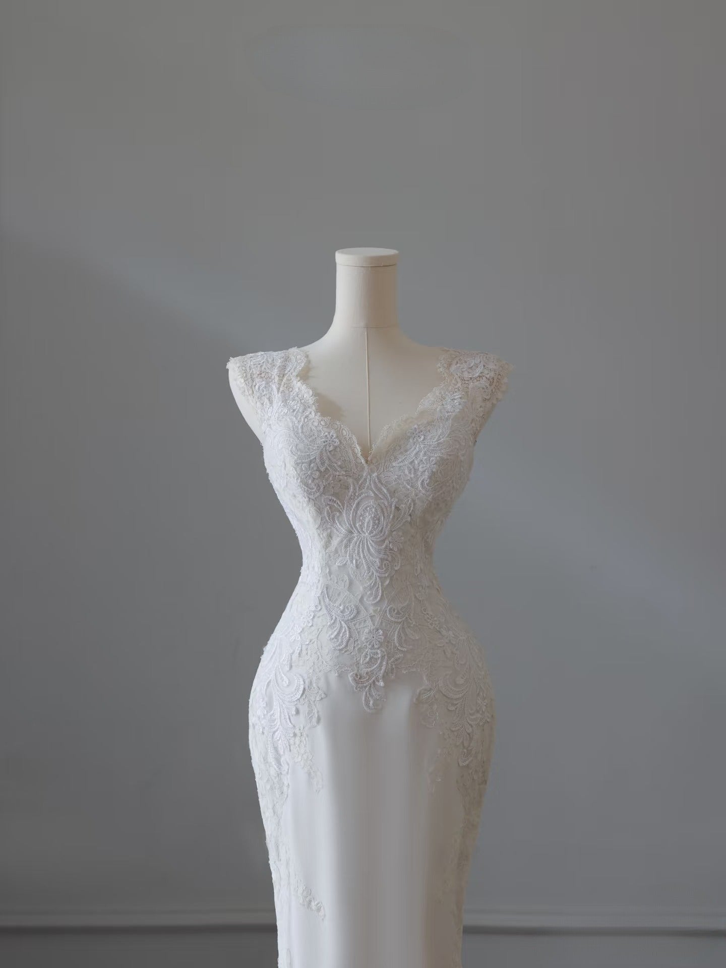 Timeless Mermaid V Neckline Satin Ivory Long Wedding Dress Bridal Dresses