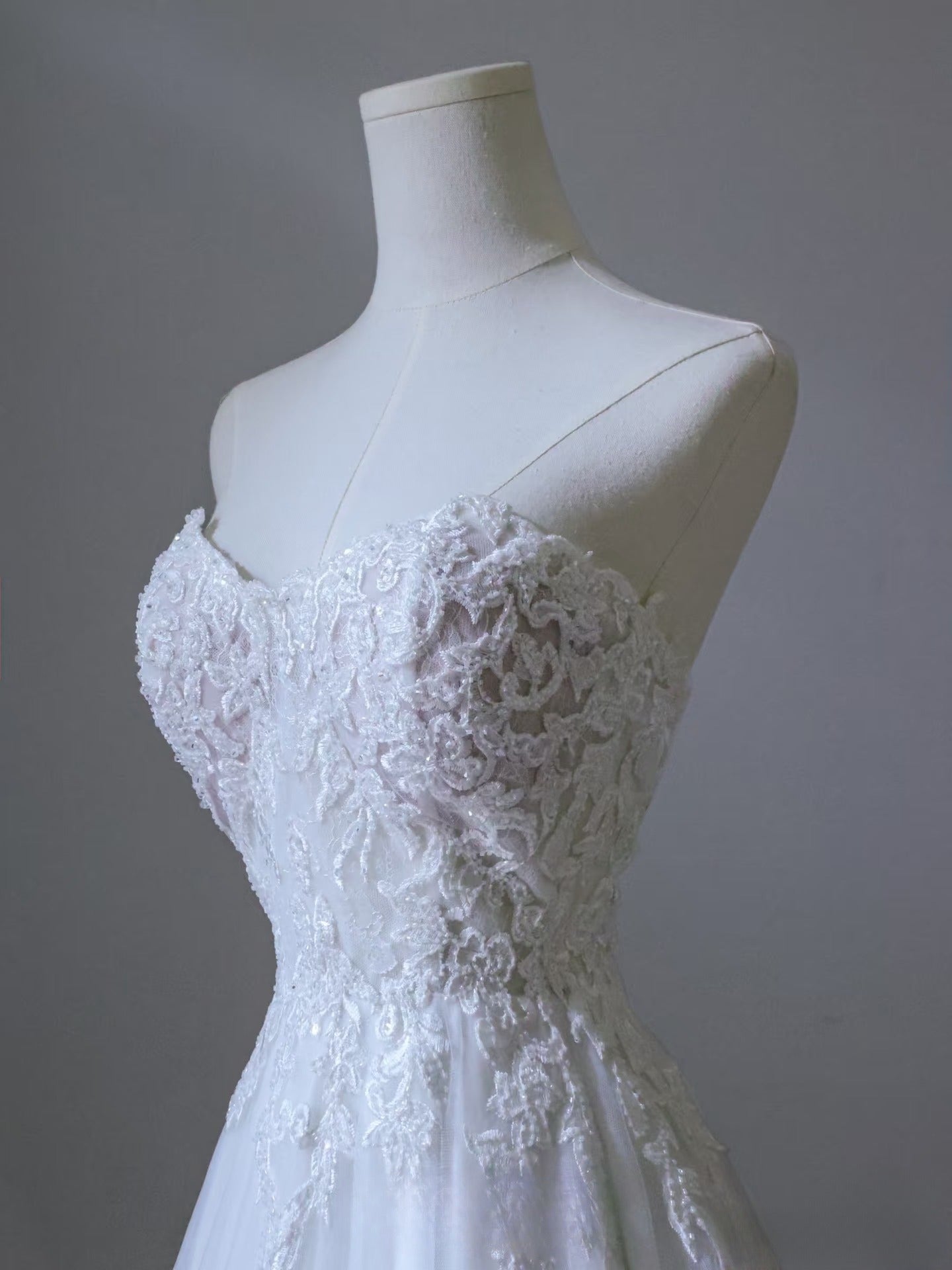 Timeless A line Sweetheart Tulle White Lace Long Wedding Dress Bridal Dresses