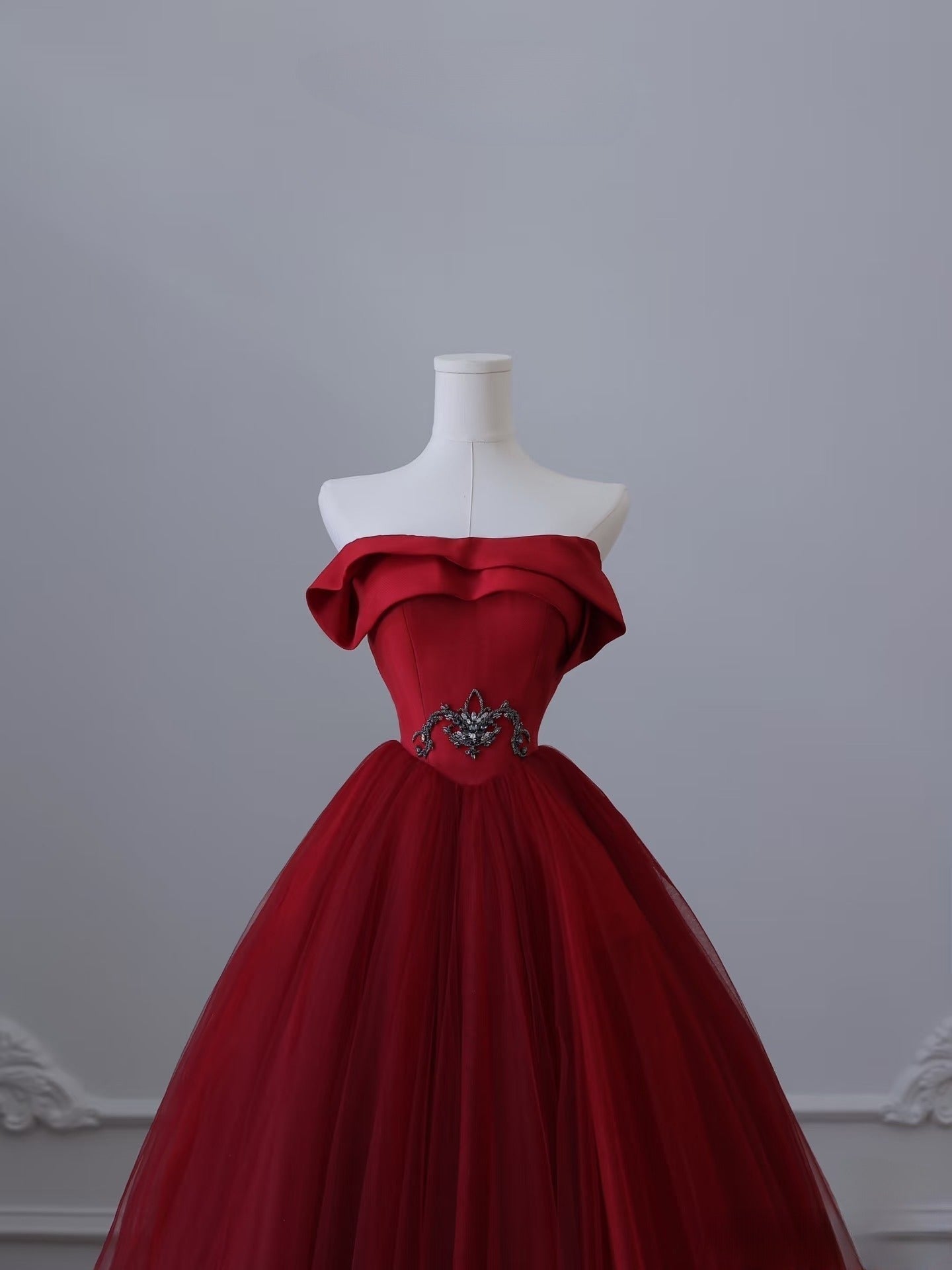 Classy Balll Gown Strapless Red Tulle Long Evening Dress Prom Dresses