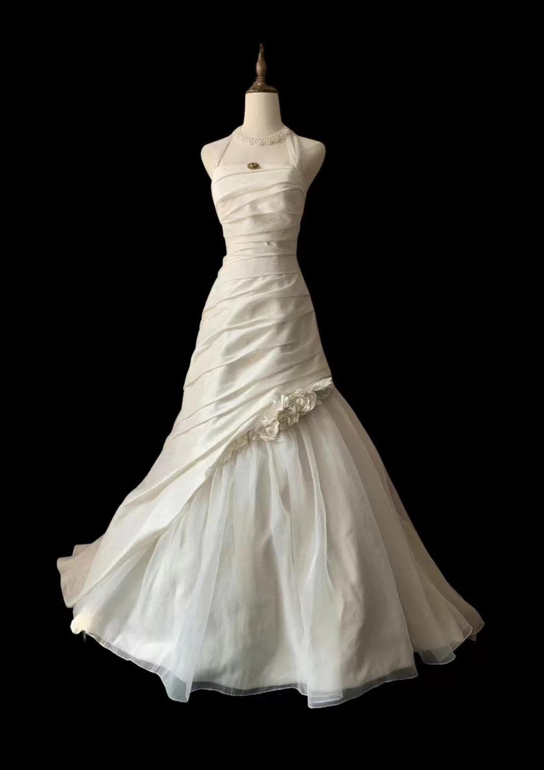 Chic Mermaid Halter Satin Ivory Long Wedding Dress - FashionDia