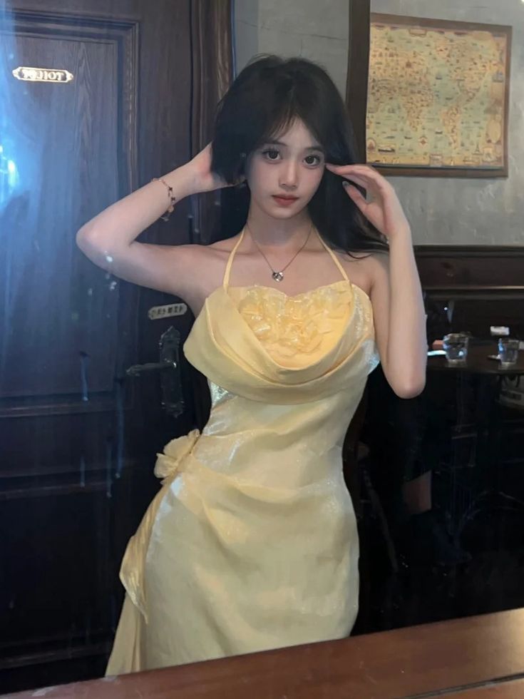 Vintage Yellow Halter Neck Floral Prom Gown Fairy Princess Prom Dress - View 5 | FashionDia