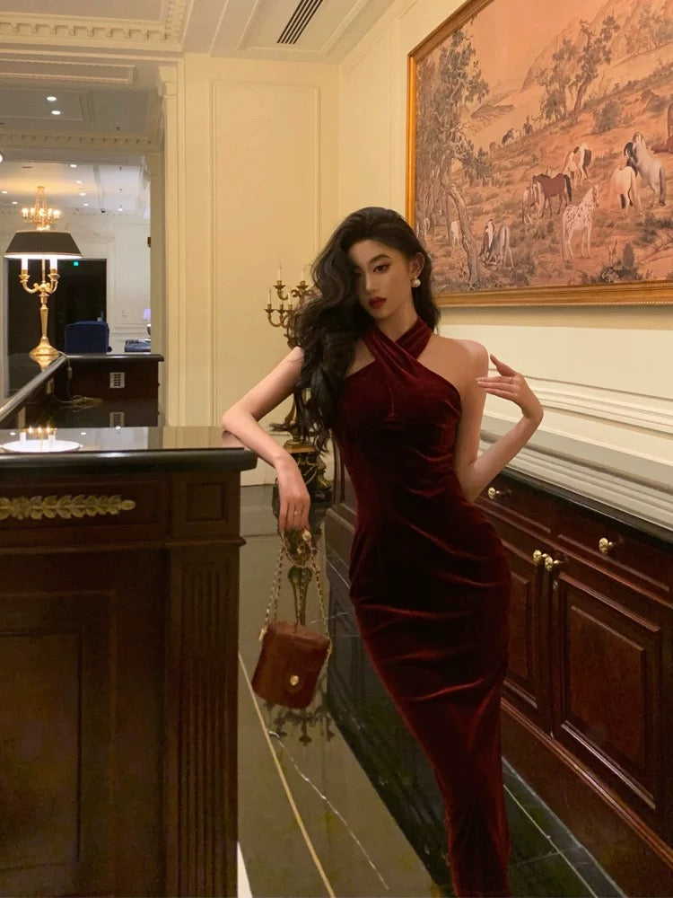Gorgeous Sheath Halter Burgundy Date Night Dress Velvet Prom Dresses Party Dress Birthday Outfits