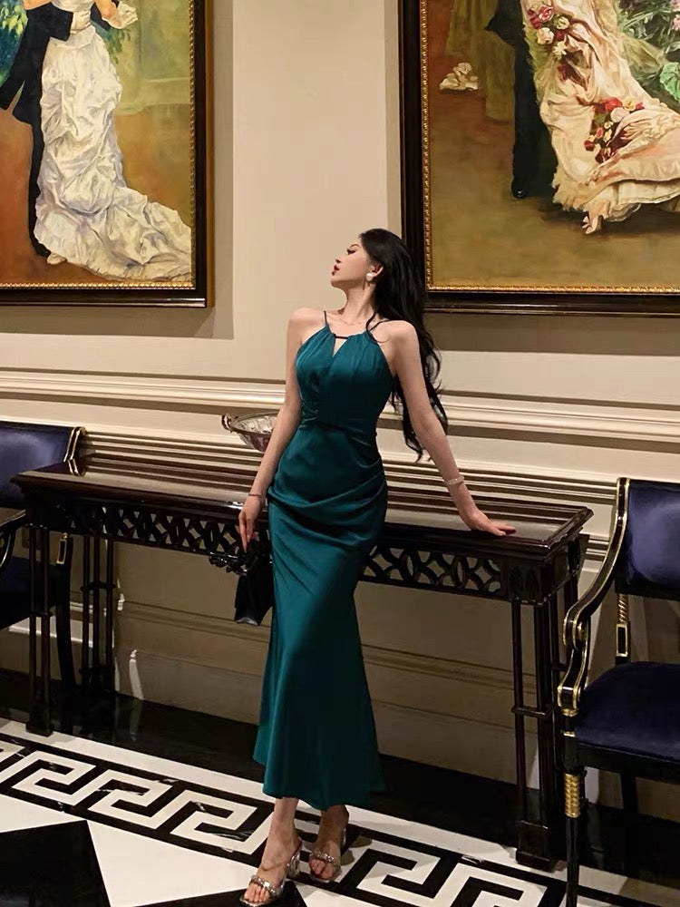Classy Sheath Halter Sleeveless Green Silk Satin Prom Dresses Birthday Outfits - FashionDia