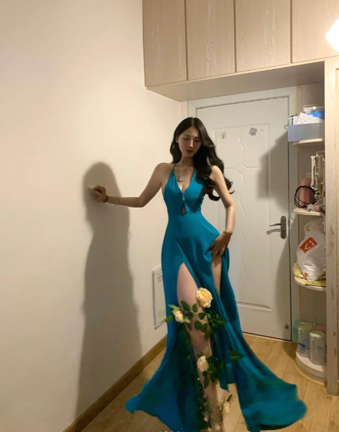 Chic Blue Halter V Neck Satin Slit Mermaid Evening Dress Long Party Gown